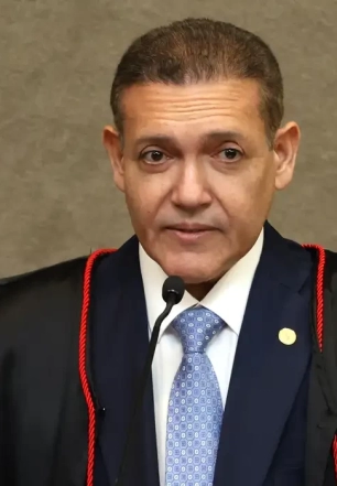 Nunes pede parecer da PGR sobre revisão da condenação de Bolsonaro
