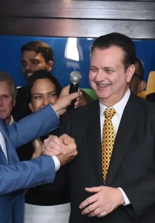 PSD oficializa candidatura de Caiado à presidência da República
