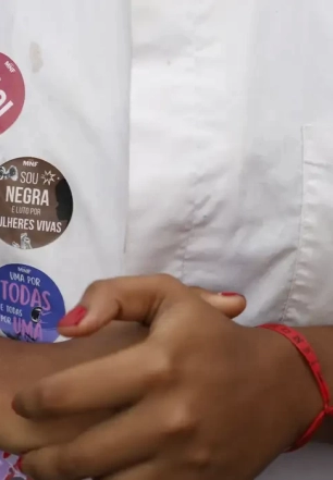 Quase 50% das mulheres maiores de 16 anos sofreram assédio em 2025