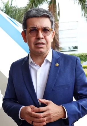 Randolfe Rodrigues afirma que governo deve indicar outro nome para STF