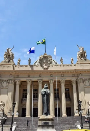 RJ: projeto prevê uso de banheiros neutros para pessoas trans