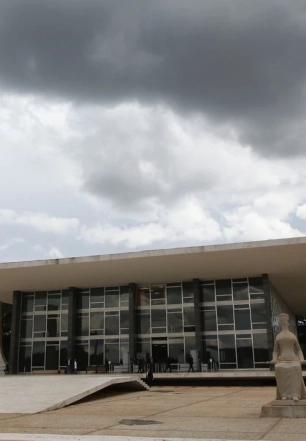 Zambelli pede ao STF salvo-conduto para vir ao Brasil votar na mãe