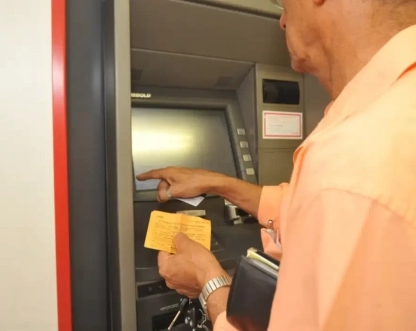 Agências bancárias reabrem nesta quarta-feira a partir do meio-dia