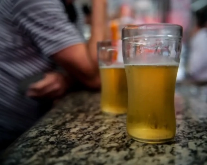 Álcool e cigarro podem causar cegueira, alertam especialistas