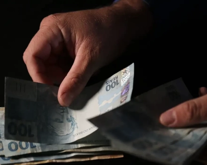 Brasileiros sacaram em abril R$ 482,8 milhões esquecidos em bancos