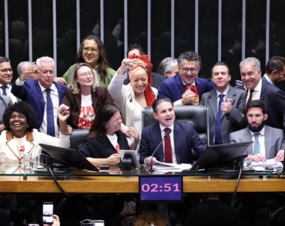 Câmara aprova, em dois turnos, PEC pelo fim da escala 6x1