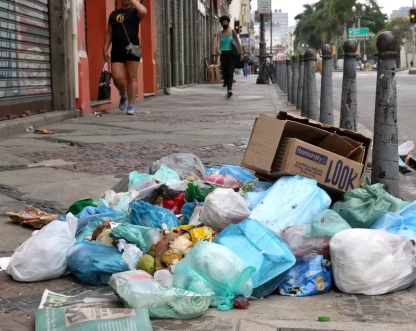 Câmara aprova multa para quem descartar lixo em vias públicas