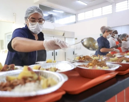 Cardápios especiais e acolhimento: Bom Prato celebra o Dia das Mães em todas as unidades do estado