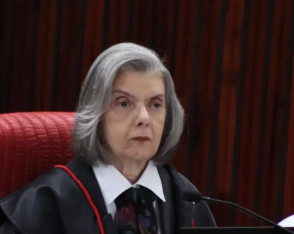 Cármen Lúcia critica falta de espaços de poder para mulheres