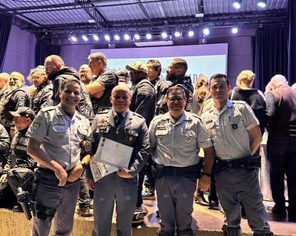 Comandante Interino da 3ª Companhia Recebe Medalha 