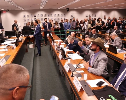 Conselho de Ética suspende três deputados por motim na Câmara