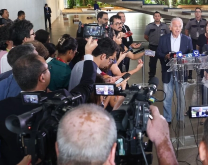 Fronteira do Brasil com a Venezuela está tranquila e aberta, diz Múcio