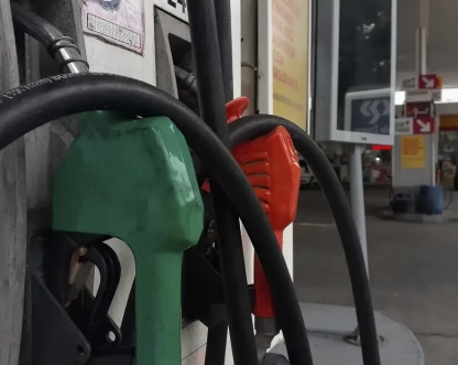 Gasolina com 32% de etanol deve ser R$ 0,03 mais barata, diz ministro
