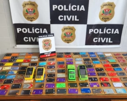 Golpe da maquininha: homem é preso com 251 cartões bancários em SP