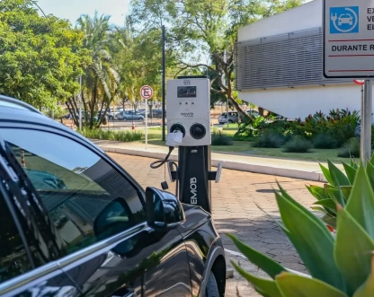 Governo mantém elevação de tarifas a carro elétrico e renova cota zero