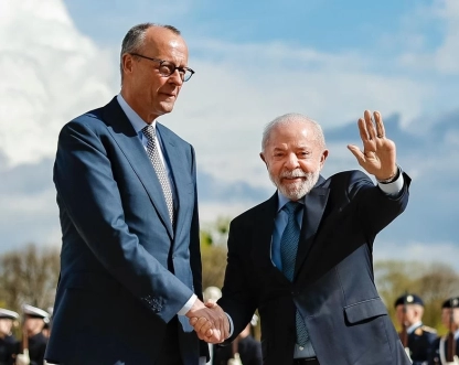 Lula chega à Alemanha para assinar parcerias comerciais e de inovação