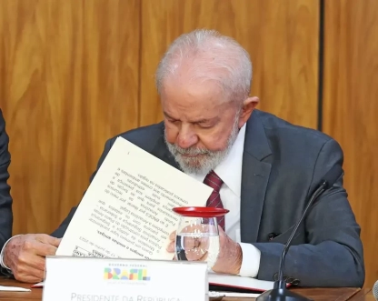 Lula veta lei que reconhece estágio como experiência profissional