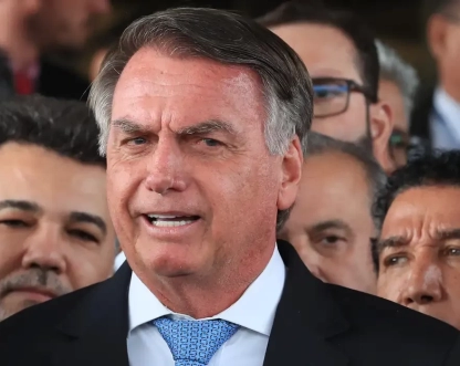 Moraes autoriza defesa de Bolsonaro a acompanhar depoimento sobre arma