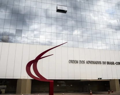 OAB pede que STF autorize comunicação entre Flávio e Jair Bolsonaro