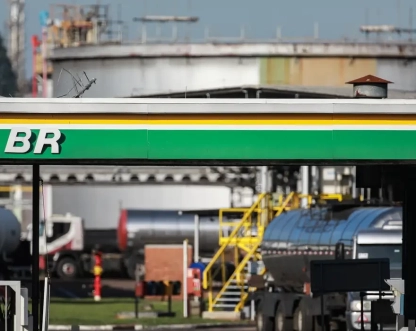 Petrobras aumenta diesel, mas subsídio mantém valor final; entenda