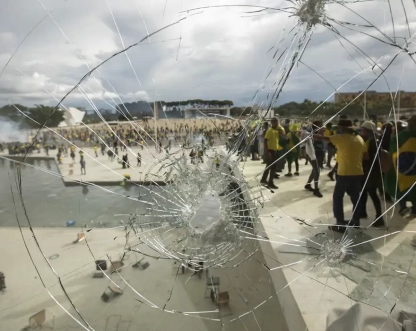 Por unanimidade, STF condena 5 PMs do DF a 16 anos de prisão pelo 8/1