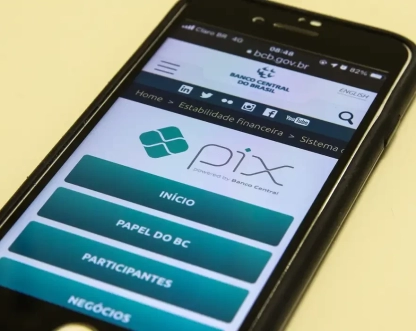 Procon-SP orienta consumidores a denunciar cobrança extra sobre Pix