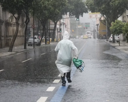 Sul, Sudeste e Centro-Oeste podem ter final de semana de chuva intensa