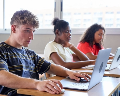 Últimos dias para se inscrever em quase 3 mil vagas de cursos online gratuitos em todo o estado de SP