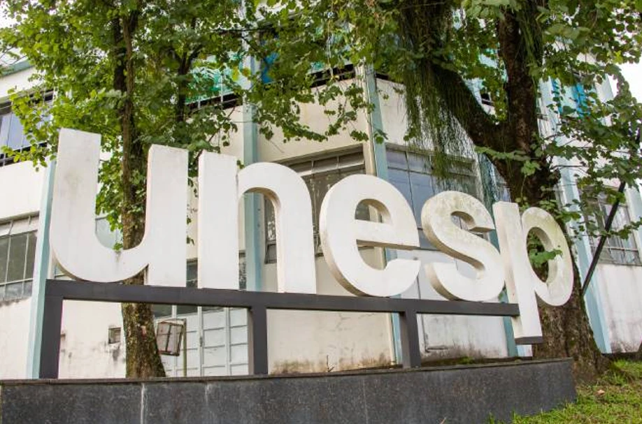 Vestibular Unesp 2027 oferece redução de 75% na taxa para alunos de último ano do ensino médio público paulista